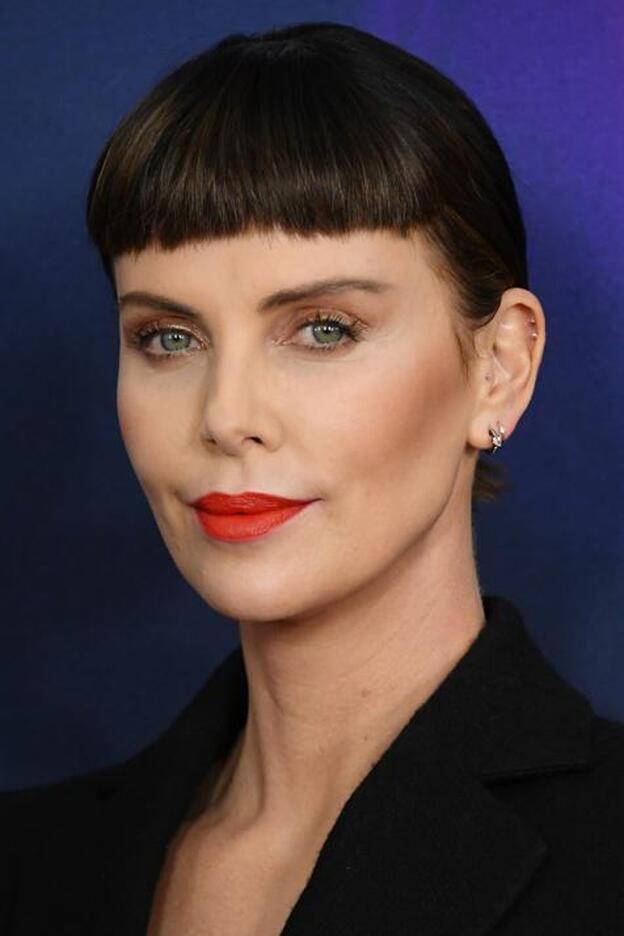 Charlize Theron con su nuevo cambio de look.