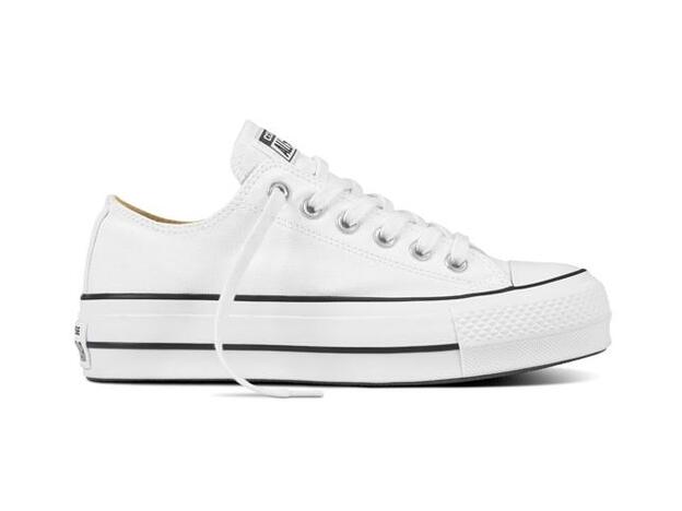 Converse Chuck Taylor All Star Lift Canvas Low Top. (80 euros).