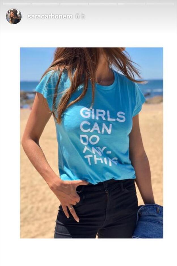 Sara Carbonero ha lucido esta camiseta con mensaje feminista de Zadig & Voltaire en uno de sus stories recientes.