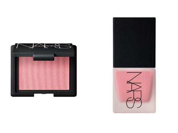 1. ORIGINAL. Colorete Orgasm Blush de NARS (32 €). 2. REINVENCIÓN. Colorete Orgasm Liquid Blush de NARS.