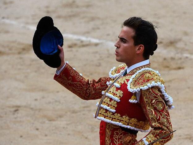 Gonzalo Caballero instantes antes de sufrir la cogida en la Plaza de Las Ventas./cordon press.