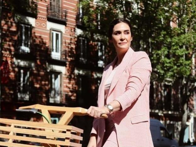 Pincha en la imagen para fichar otros trajes de Zara con los que Vicky Martín Berrocal ha arrasado en Instagram./Instagram.