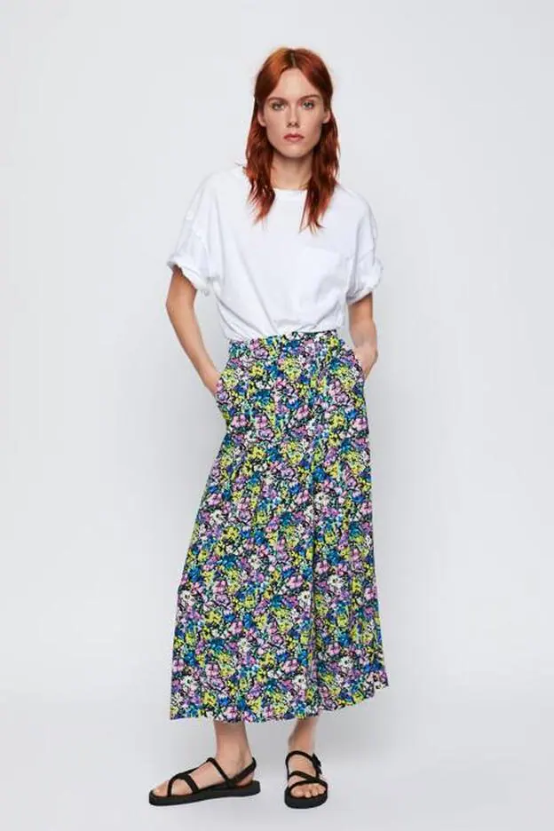 Estas son las faldas de flores que Zara que lleves esta primavera | Mujer