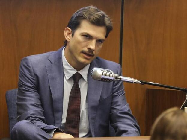 Ashton Kutcher durante el juicio del supuesto asesino de su exnovia./cordon press.