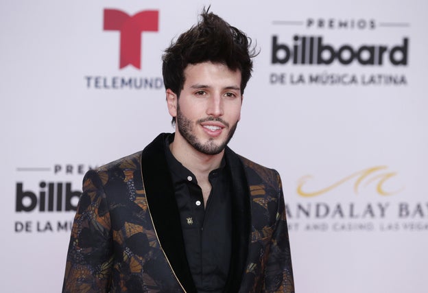 Sebastian Yatra en los Billboard Music Awards 2019. Pincha sobre la foto para ver las parejas que comenzaron a salir este 2019./gtres.