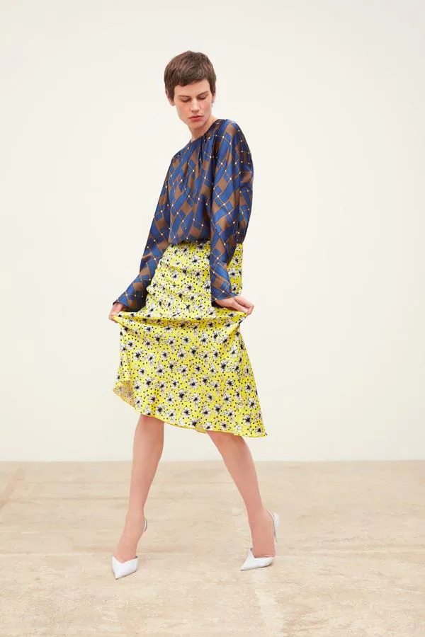 proporción práctica secuestrar Fotos: 10 faldas de las rebajas de Zara para copiar el look de Vicky Martín  Berrocal | Mujer Hoy