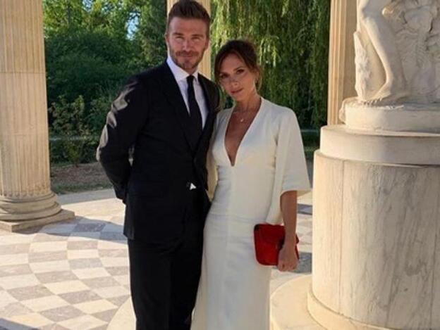 Victoria y David Beckham durante su 20 aniversario en París./instagram