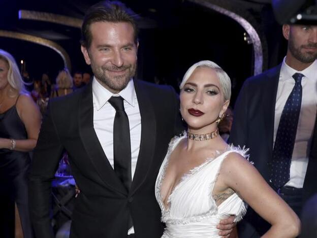 Bradley Cooper y Lady Gaga podrían posar juntos por primera vez como pareja en la alfombra roja de los MTV Music Awards./gtres.