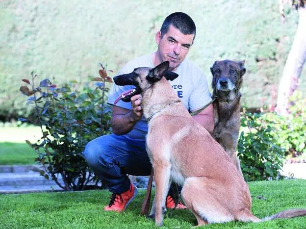 Marlasca adoptó a sus mascotas de 'Héroes de Cuatro Patas'/A. m. Cárdenas