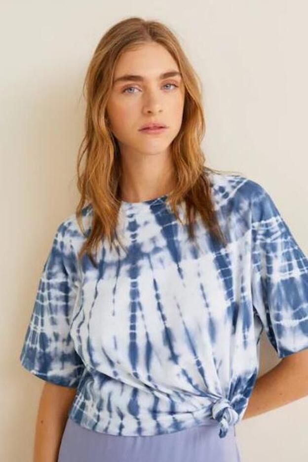 Camiseta tie dye de Mango (7,99 euros).