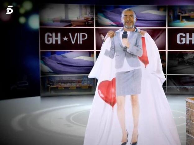 Jorge Javier Vázquez en una imagen de ese vídeo en el que da pistas sobre los concursantes confirmados para 'GH VIP 7'. Pincha sobre la foto para ver el antes y el después de los presentadores y colaboradores de 'Sálvame'./telecinco.