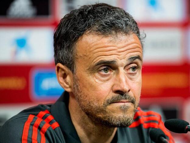 Luis Enrique martínez recibe el calor de Twitter e Instagram tras anunciar que su hija Xana, de 9 años, ha fallecido. Pincha sobre la foto para ver los famosos que nos dejaron este 2019./cordon press.