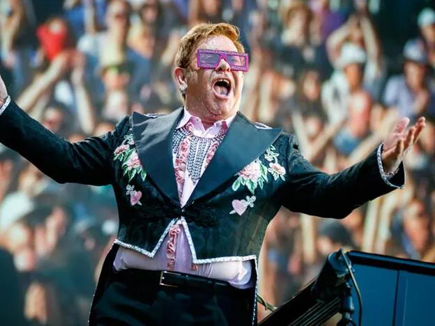 Elton John durante un concierto./Gtres.