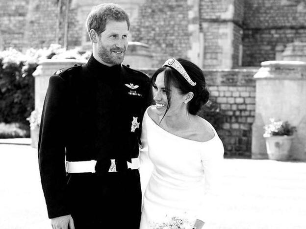 La foto inédita con la que el príncipe Harry y Meghan Markle celebran sus  dos años de compromiso | Mujer Hoy