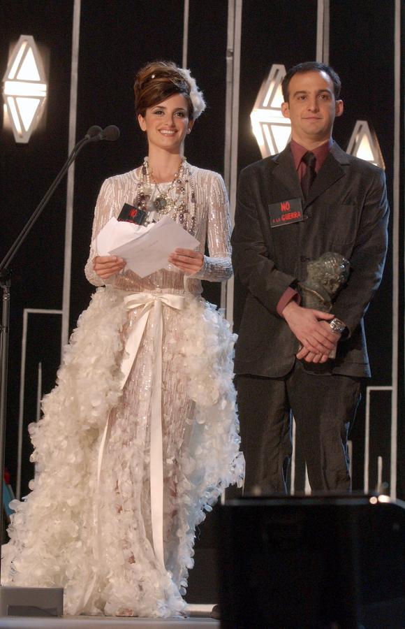 El vestido de Penélope Cruz en los Premios Goya 2003