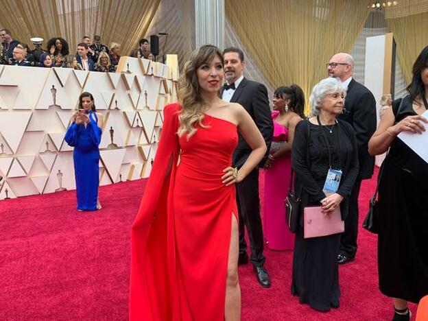 Gisela posa en la alfombra roja de los Premios Oscar 2020. Pincha sobre la foto para ver todos los looks de la noche./twitter.