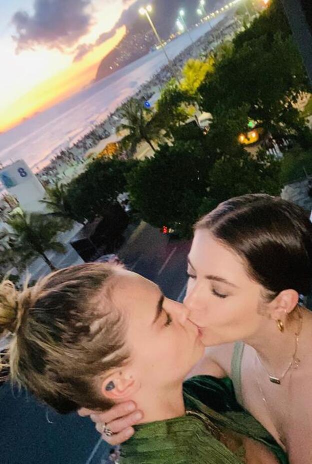 Ashley Benson compartió esta imagen en San Valentín.