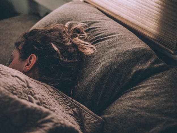 Es mejor dormir en pareja o sola? | Mujer Hoy