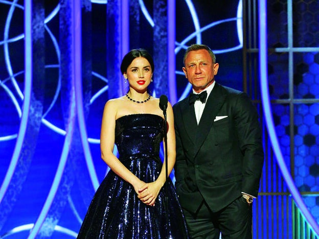 Ana de Armas junto a Daniel Craig en los Globos de Oro de este año