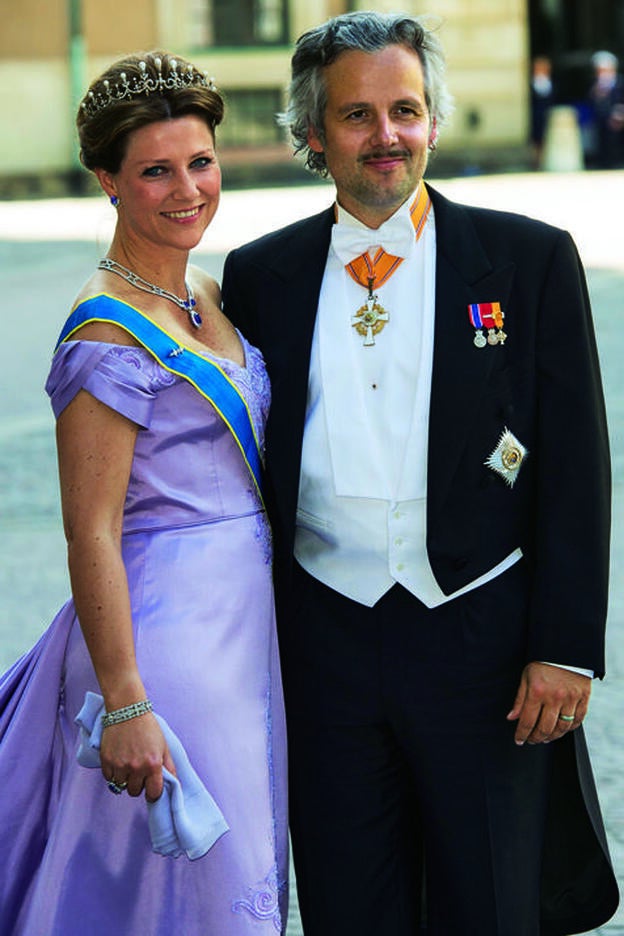 Con su ex marido, el escritor Ari Behn, en 2010.