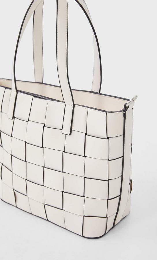 Once bolsos blancos para darle a tus looks de primavera el accesorio que necesitan