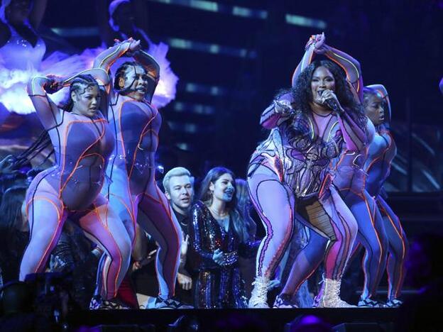 La cantante Lizzo en plena actuación