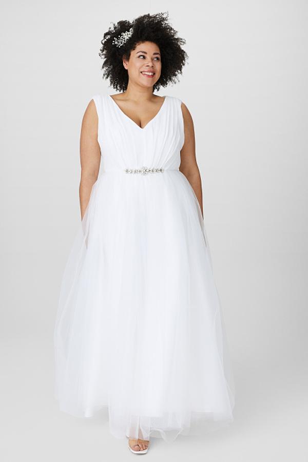 Fotos: C&A se une a los vestidos de novia baratos y saca modelos para todo  los gustos y siluetas | Mujer Hoy