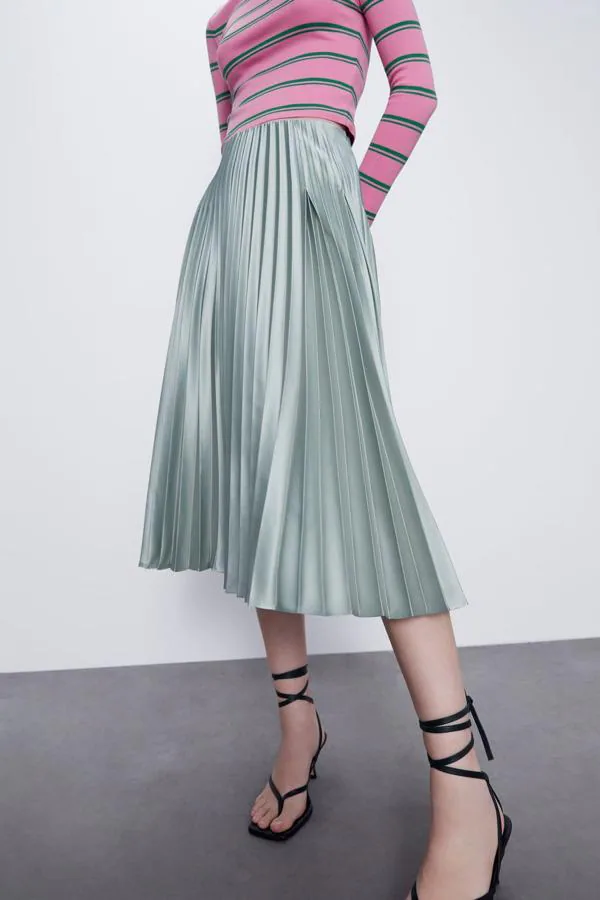 Siete faldas plisadas que puedes comprar en Zara por de 13 euros | Mujer