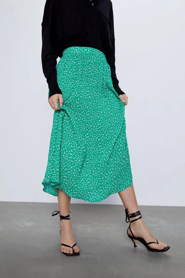 Siete faldas plisadas preciosas que puedes comprar en Zara por menos de 13 euros