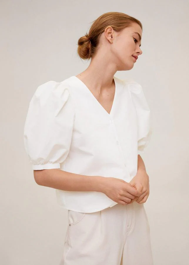 Zanahoria Elemental inyectar Fotos: Camisas y blusas blancas por menos de 20 euros perfectas para todos  tus estilismos veraniegos | Mujer Hoy