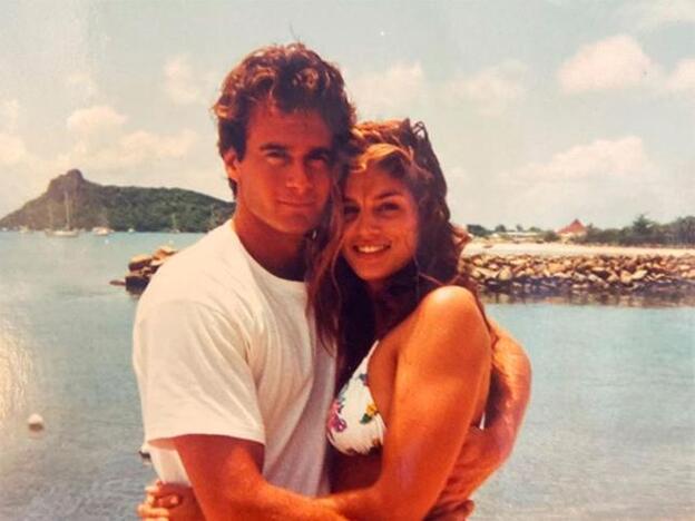 Esta es la foto que ha compartido Cindy Crawford de su primer viaje con Rande Gerber, su marido, antes de ser pareja./instagram.