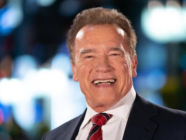 Arnold Schwarzenegger realiza un montaje para sorprender a su hijo por la graduación que no ha podido tener por culpa de la crisis del coronavirus./gtres.