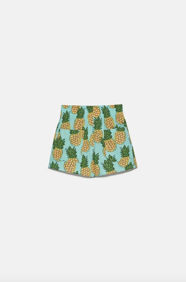 Los shorts tropicales más bonitos de Zara, H&M y Sfera para los looks más calurosos