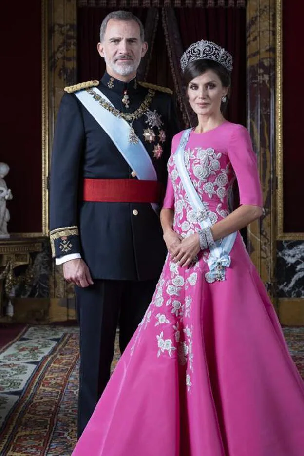 La Reina Letizia celebra su 50 cumpleaños con su vestido más