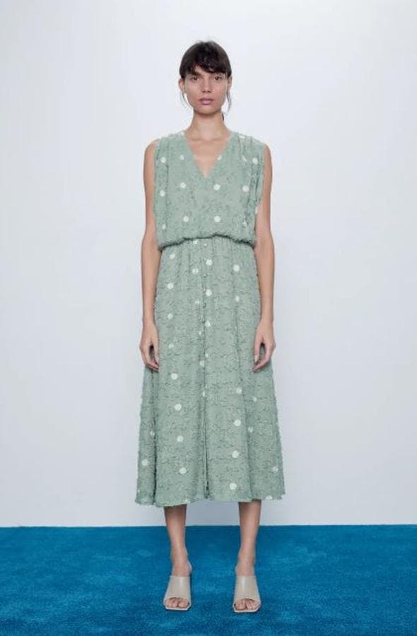 Fotos: El vestido de Zara de Letizia 10 prendas low cost que nos gustaría ver a la Reina este | Mujer Hoy