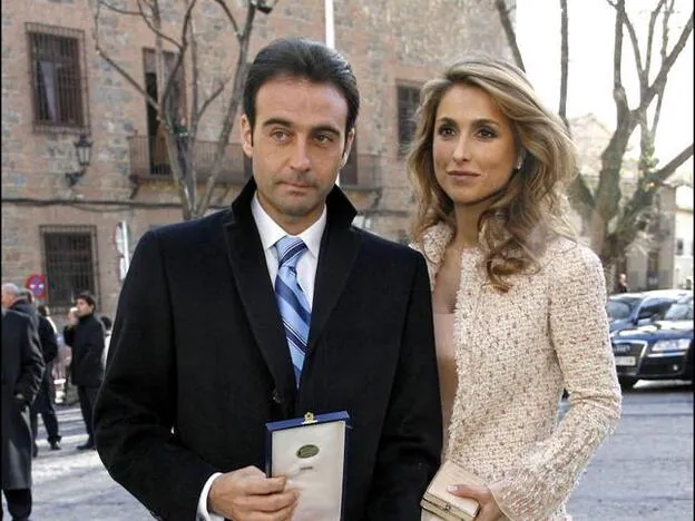 Paloma Cuevas y Enrique Ponce en una imagen de archivo. Pincha sobre la foto para ver las parejas perfecta cuyos divorcios también nos pillaron por sorpresa./agencias