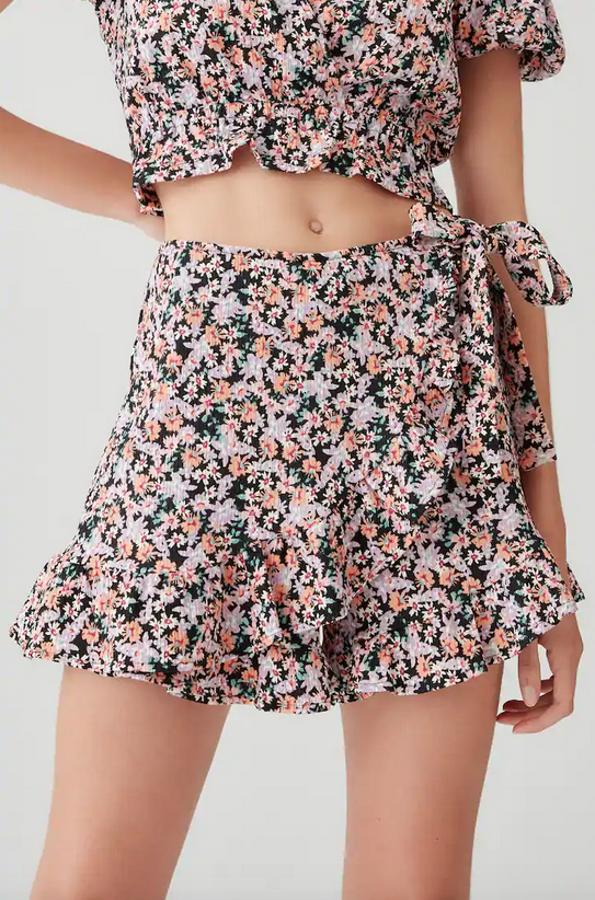 Falda bermuda, la prenda más fresca y cómoda que no puede faltar en tu maleta