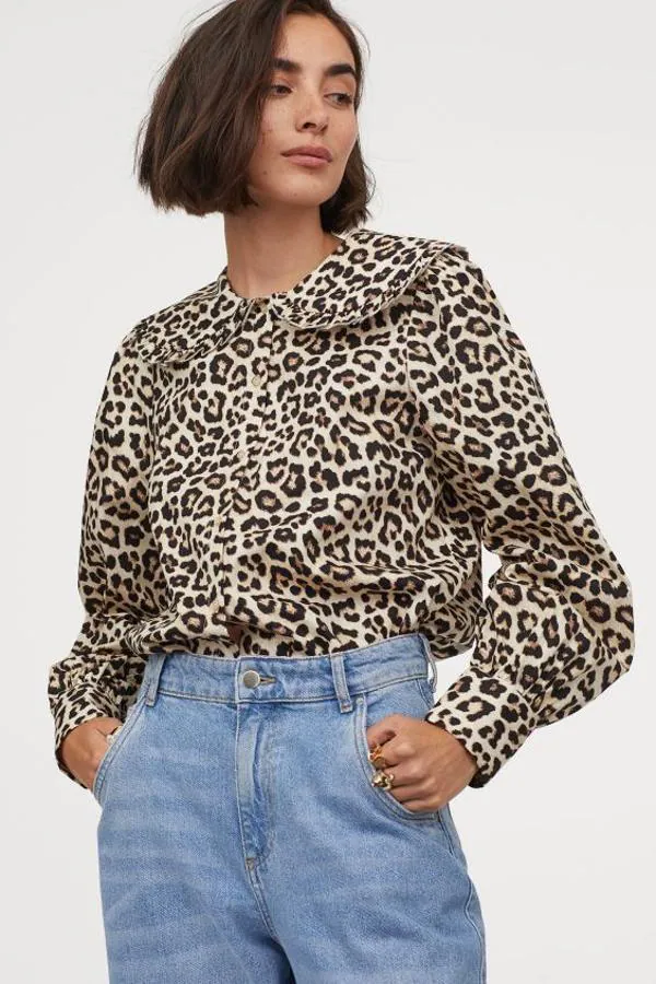 Nueve blusas con estampado leopardo imprescindibles para tus looks otoñales más salvajes