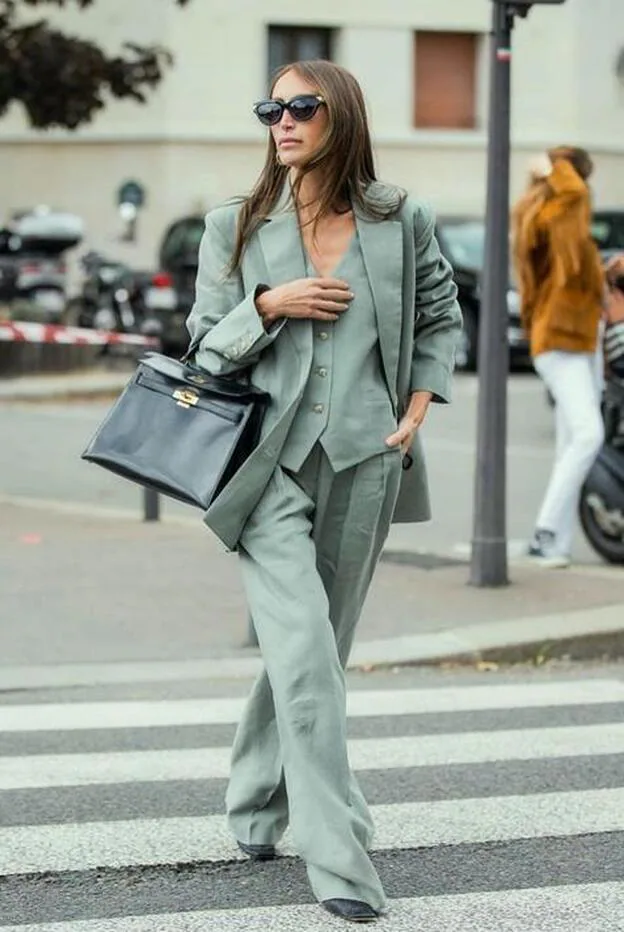 10 trajes de chaqueta de mujer de Mango para un look de oficina perfecto