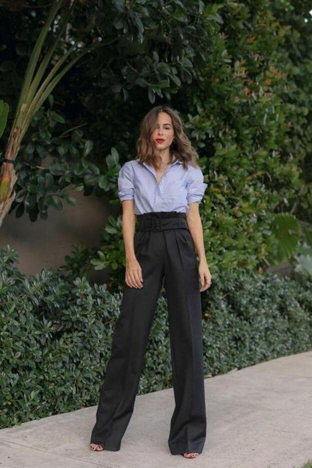 Teoría establecida Caligrafía Recientemente Camisa azul y pantalón negro, el combo perfecto para llevar las 24 horas |  Mujer Hoy