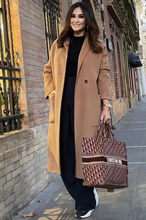 Abrigo camel y zapatillas, las claves del perfecto look básico de Vicky  Martín Berrocal para este invierno | Mujer Hoy