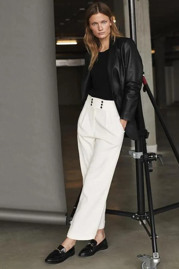 El look de Massimo Dutti con blazer y pantalones blancos al que vas a sacar mucho partido y que a querer ya | Mujer Hoy