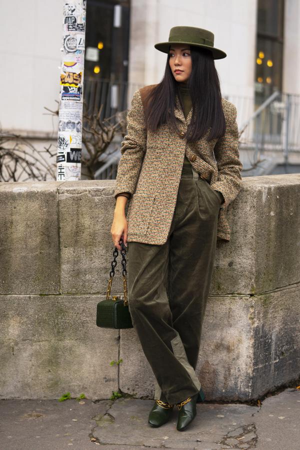 Los mejores looks de las parisinas para días de lluvia