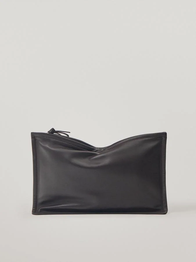 Fotos: 9 bolsos de Massimo Dutti ideales para elevar tus looks que comprar en rebajas | Mujer Hoy