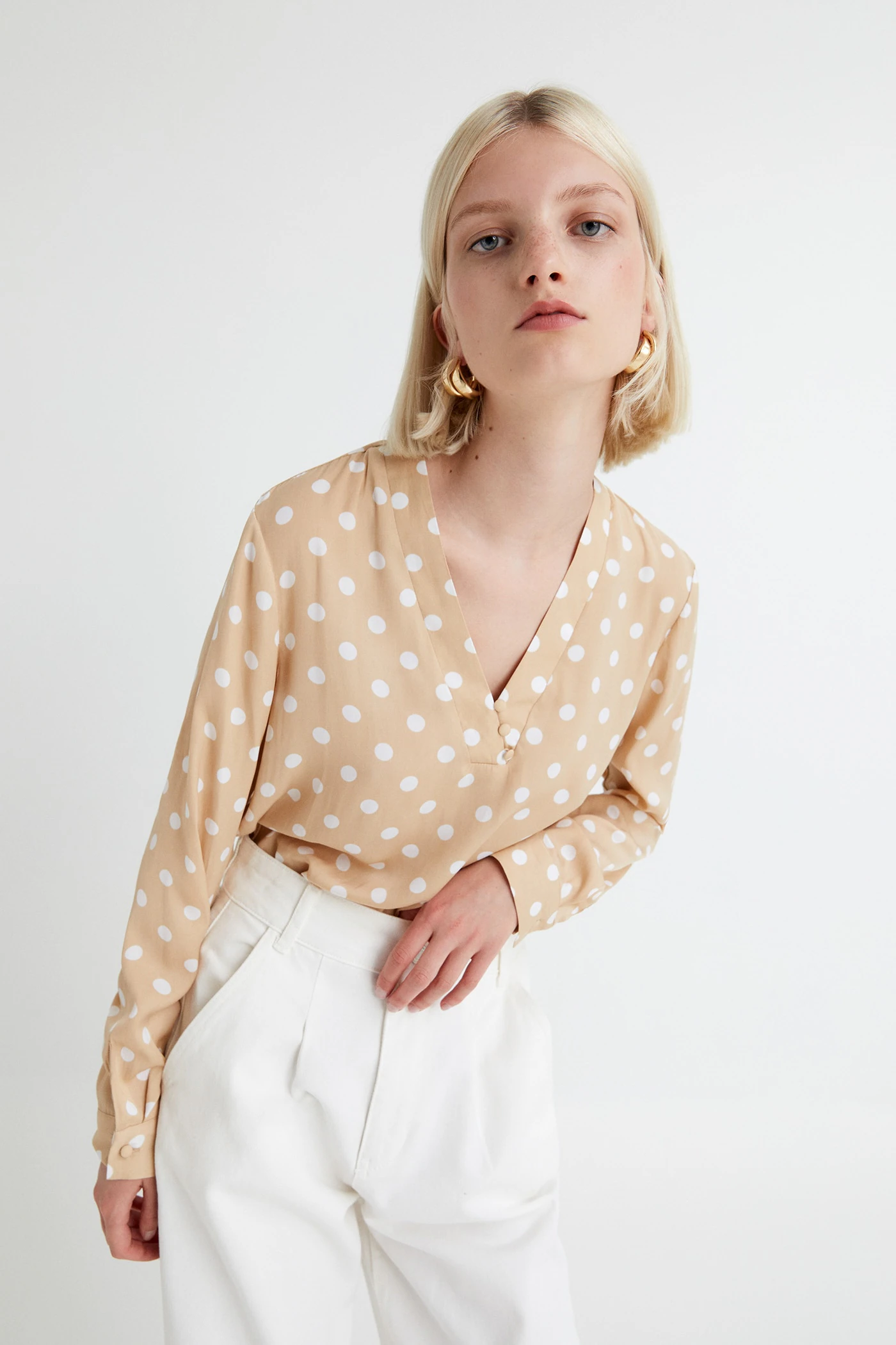 Fotos: Las blusas y camisas más bonitas de lo nuevo de Sfera para soñar con la primavera Mujer Hoy