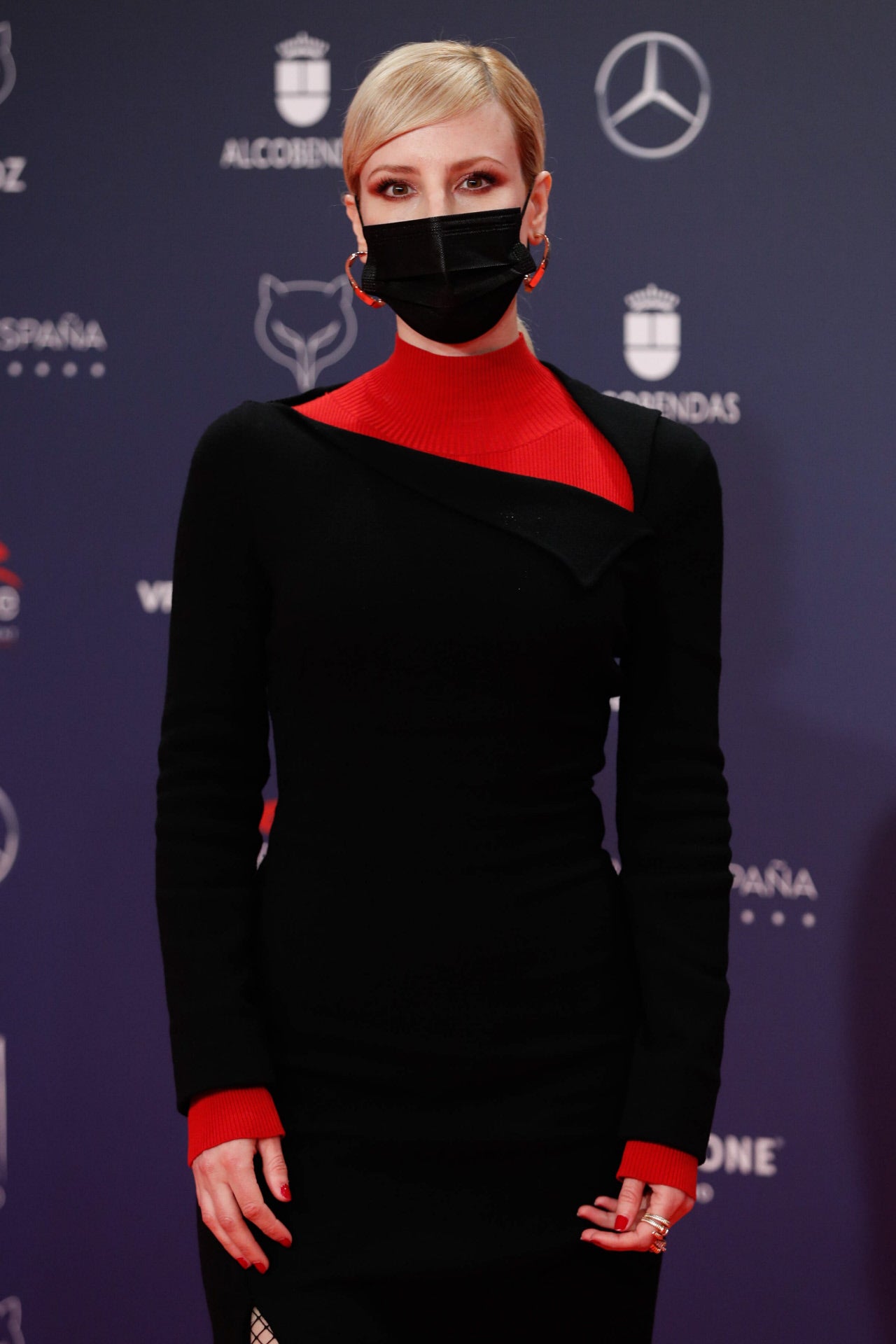 Premios Feroz 2021: el flequillo ligero triunfa entre los looks de belleza de las famosas