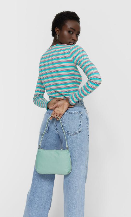 Bolsos verdes con los que hacer que cualquier look sea un éxito rotundo