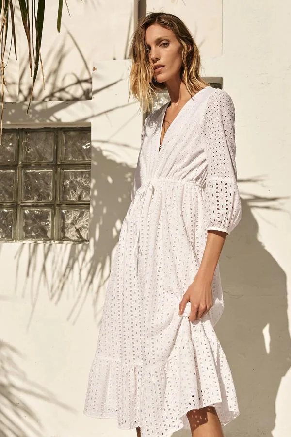 Tentáculo Soldado Milímetro Fotos: Apúntate a la tendencia estrella de la primavera con estos 13  vestidos blancos súper favorecedores que estilizan la figura | Mujer Hoy
