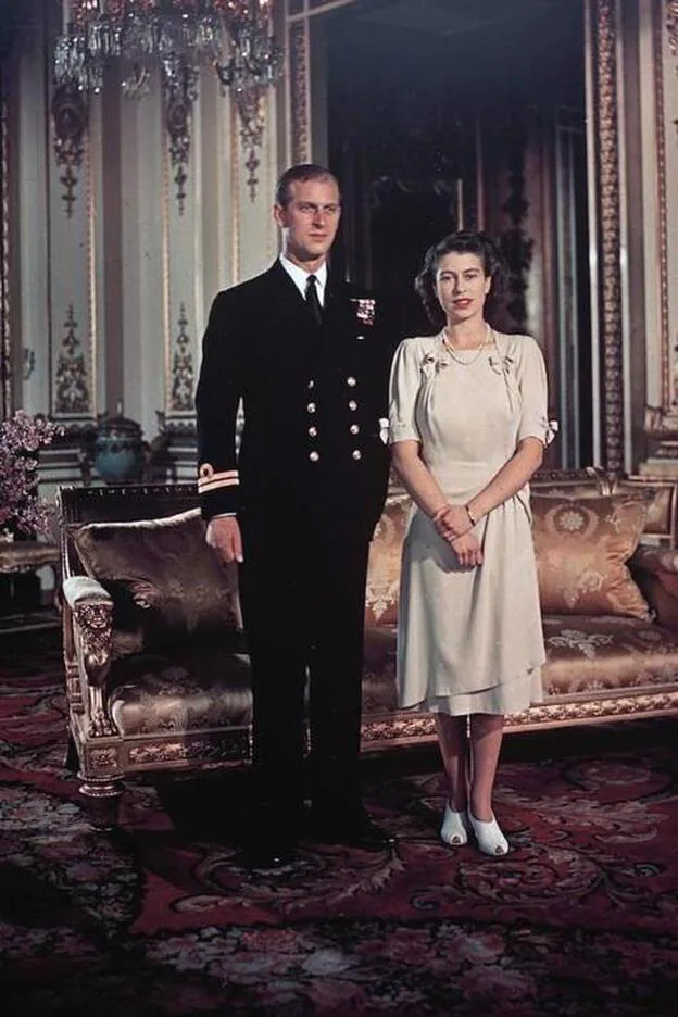 Muere Felipe, duque de Edimburgo: así fue el comienzo de su noviazgo con la reina  Isabel II de Inglaterra (cuando él no era duque y ella todavía no era reina)  | Mujer