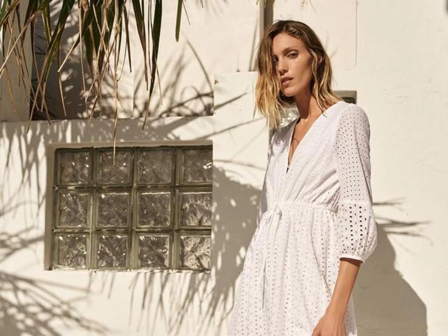 Fotos: 15 vestidos blancos de Zara que vas a querer añadir a tu armario  inmediatamente | Mujer Hoy